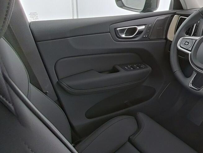 Volvo XC 60 B5(B) AWD Plus Dark FL MY 2026 Tychy - zdjęcie 12