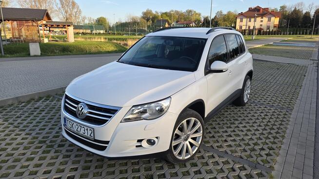 VW Tiguan I 2.0 iguan 2010r Biały /Czarne Wnętrze / Klima / Skarżysko-Kamienna - zdjęcie 2