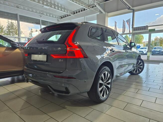 Volvo XC 60 B4 Mild Hybrid 197KM Plus Dark Giżycko - zdjęcie 7