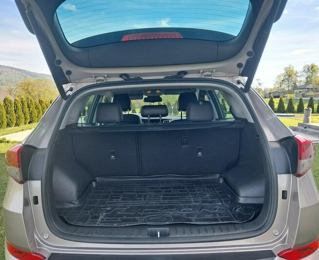 Hyundai Tucson 1.6 Benzyna 4×4 177 KM Serwis Cisiec - zdjęcie 9