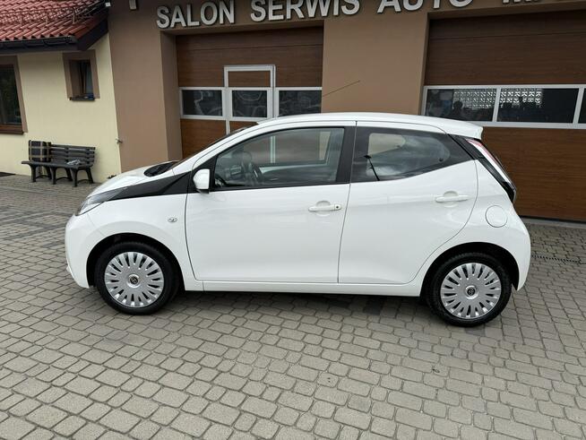 Toyota Aygo 1,0 69KM  Klimatyzacja  Kamera  Navi Orzech - zdjęcie 11
