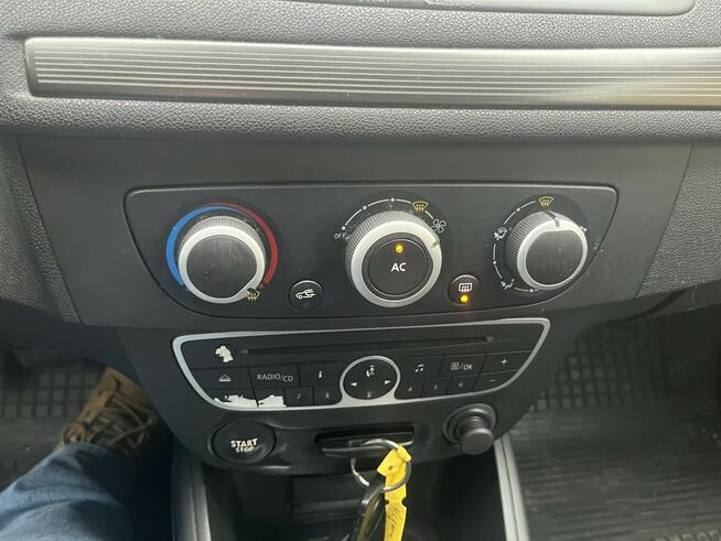 Renault Megane bezwypadkowy nawigacja klimatyzacja benzyna Słupsk - zdjęcie 10