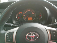 Toyota Yaris 1.3 Dynamic Kierlikówka - zdjęcie 3