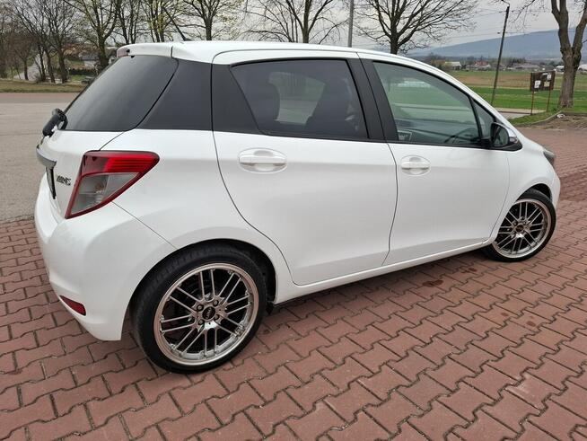 Toyota Yaris 1.33 VVT-i 99KM_Serwis_Super Stan Pawłów - zdjęcie 9
