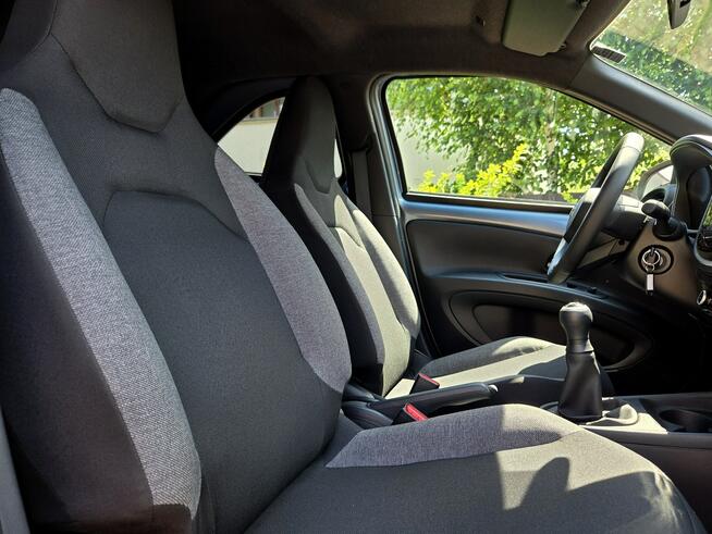 Toyota Aygo X 1.0 Benz. 72KM 2024r LED, Radar, Kamer, Niski Przebieg Tychy - zdjęcie 7