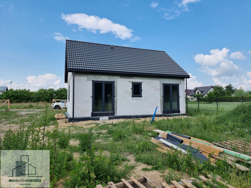 Parterowy dom z dużą działką w cenie mieszkania. 900 m do PKP Studzianki - zdjęcie 1