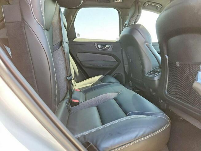 Volvo XC 60 / AWD / bogata wersja / niski przebieg Tarnów - zdjęcie 11