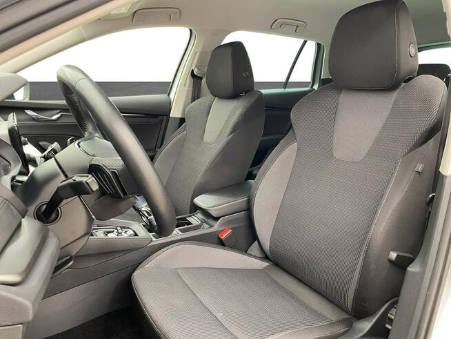 Skoda Octavia 2.0 TDI Ambition DSG Kombi Warszawa - zdjęcie 10