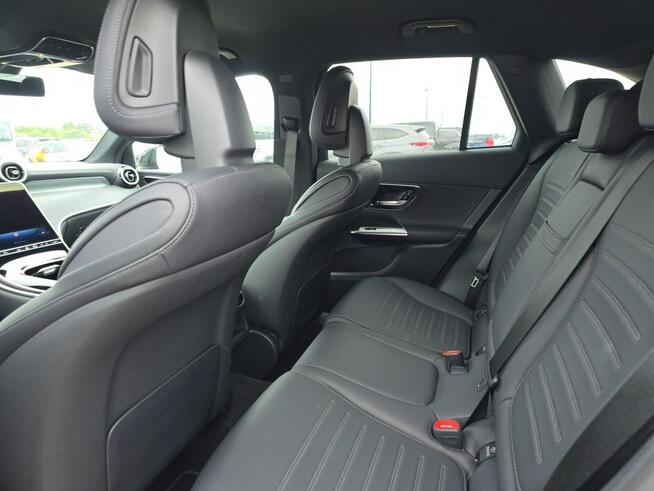 Mercedes GLC 300 4Matic / pakiet AMG / niski przebieg Chwaszczyno - zdjęcie 11