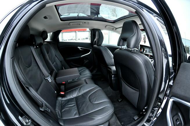 Volvo V40 1.6 Hdi 115 KM Xenon Panorama Skóra  Digital Led Full Opcja Płock - zdjęcie 10