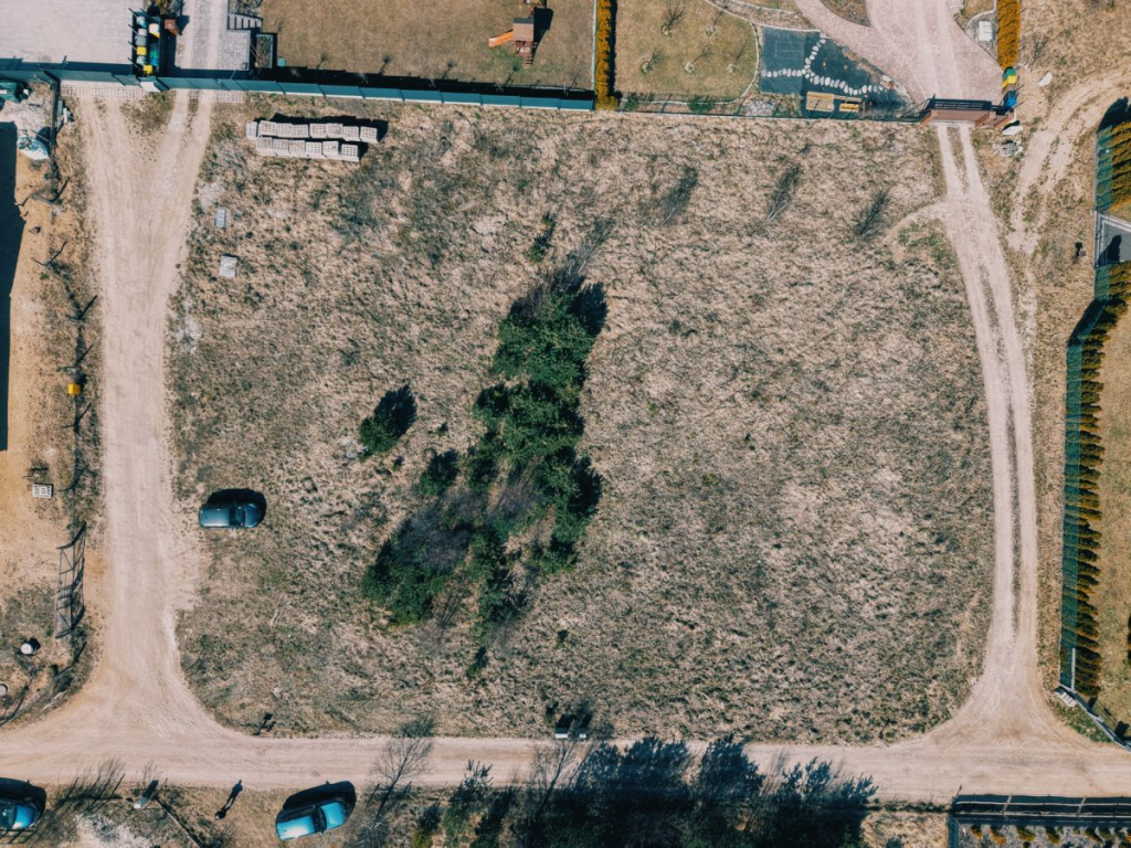 Kształtna płaska działa budowlana w Sulminie Sulmin - zdjęcie 2