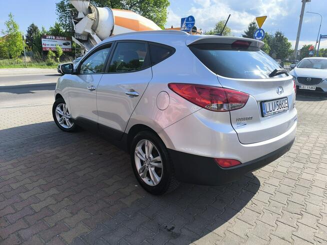 Hyundai ix35 2.0CRDi 136KM 4x4 Klimatronic Navi Panorama Skóra Łuków - zdjęcie 8