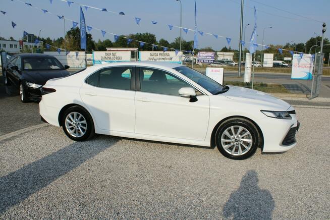 Toyota Camry 2.5 Hybrid e-CTV Comfort F-vat Kamera Gwarancja Warszawa - zdjęcie 5