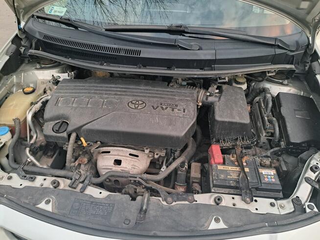 Toyota Auris 1.33 VVT-i 2009 Kraków - zdjęcie 11