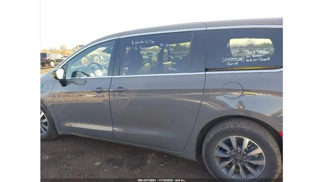 Chrysler Pacifica / PLUG-IN / 3.6 260KM / niski przebieg / Tarnów - zdjęcie 5