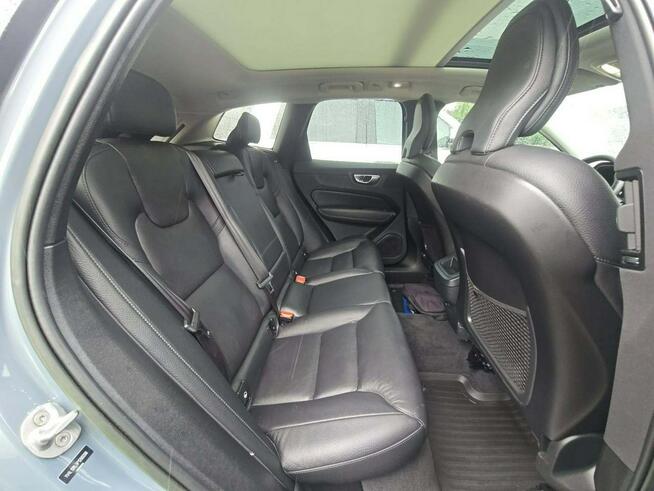 Volvo XC 60 Dark Theme / AWD / niski przebieg Warszawa - zdjęcie 10