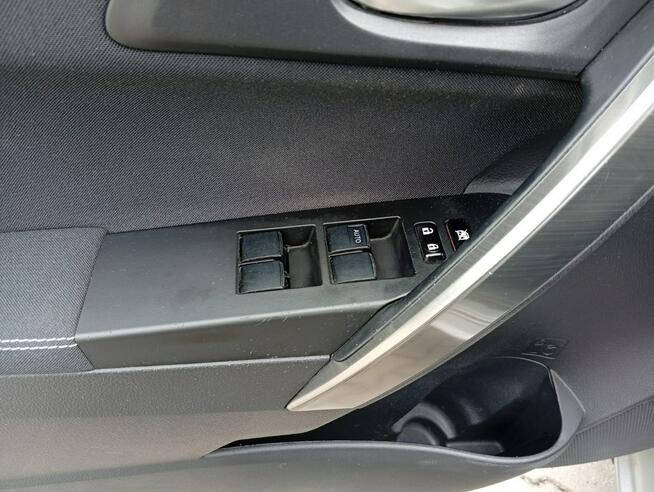 Toyota Auris Zwoleń - zdjęcie 9