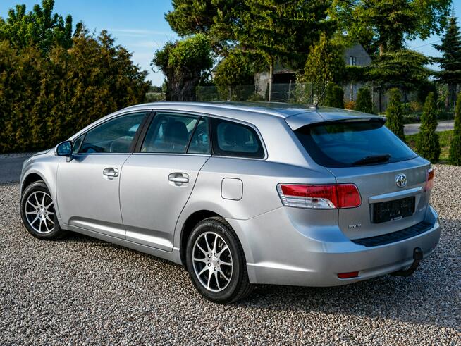 Toyota Avensis Sadlno - zdjęcie 8