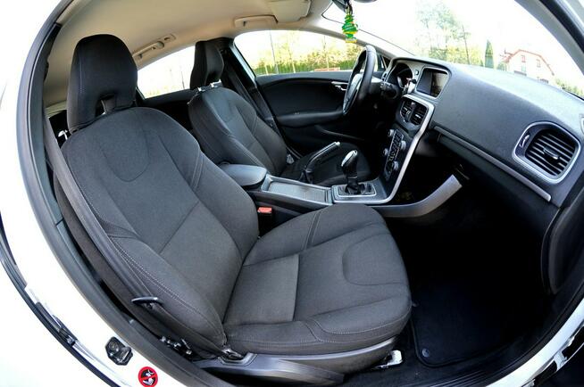 Volvo V40 1,6Hdi 115KM Digital Kamera Navi  Parktronik Płock - zdjęcie 8