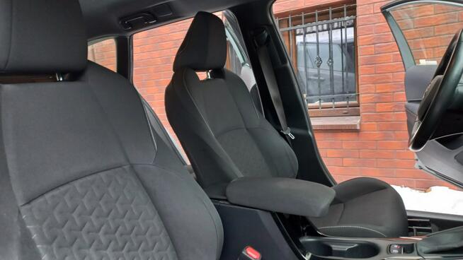 Toyota Corolla Comfort e-CVT 1.8 Hybryda Pełna historia ASO FV23% Gdańsk - zdjęcie 12