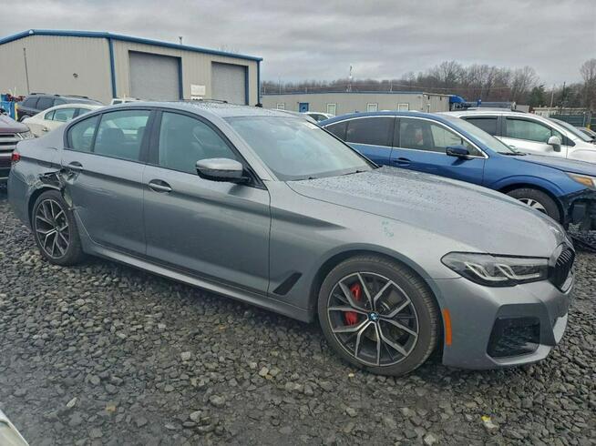 BMW M550i / xDrive / M-Pakiet / Niski przebieg / Tarnów - zdjęcie 2