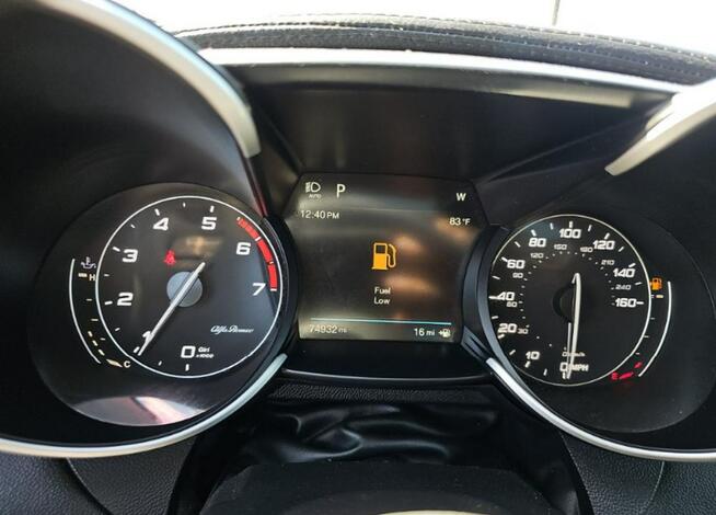 Alfa Romeo Giulia Wersja Ti / Bardzo zadbany / niski przebieg Wrocław - zdjęcie 9