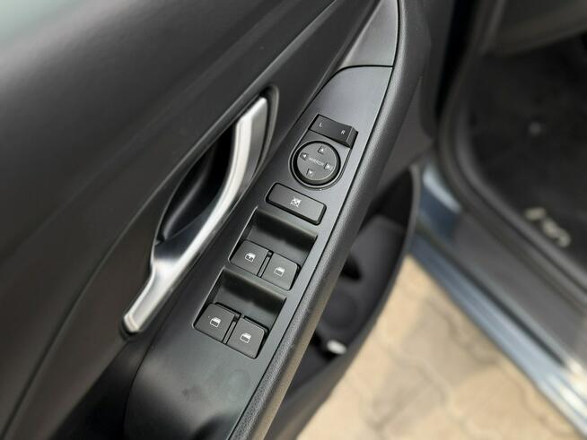 Hyundai i30 1.5 DPI 6MT 110 KM WersjaClassic+ SalonPL SerwisASO Łódź - zdjęcie 10