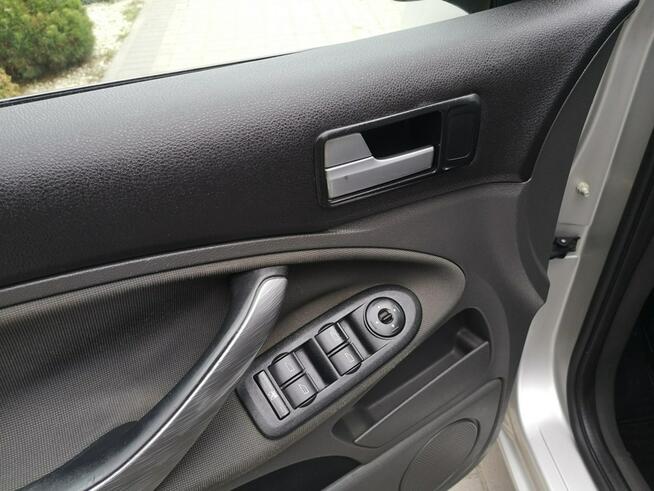 Ford C-Max 1,6 101KM Klimatr Isofix Parktronic Ledy LIFT Alu 17 Strzegom - zdjęcie 11