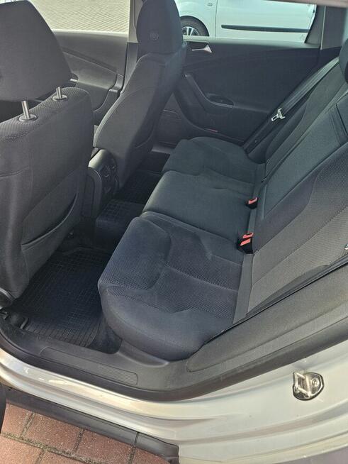 Volkswagen Passat 2010r Przodkowo - zdjęcie 11
