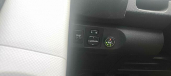 Toyota Yaris srebrny, 4/5 drzwi, hatchback Kmiecin - zdjęcie 2