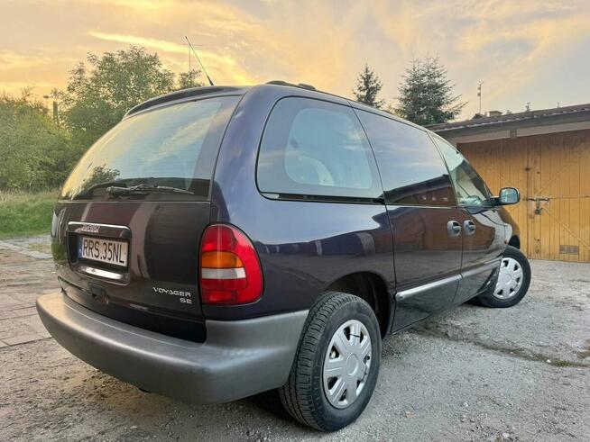 ** Chrysler Voyager 2.5 Diesel ** Niski Przebieg ** Pierwszy Dębica - zdjęcie 3