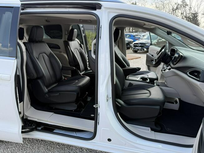 Chrysler Pacifica 3.6 V6 298 KM / HYBRYDA PLUG-IN / Przebieg 900 KM! Pęcice - zdjęcie 10