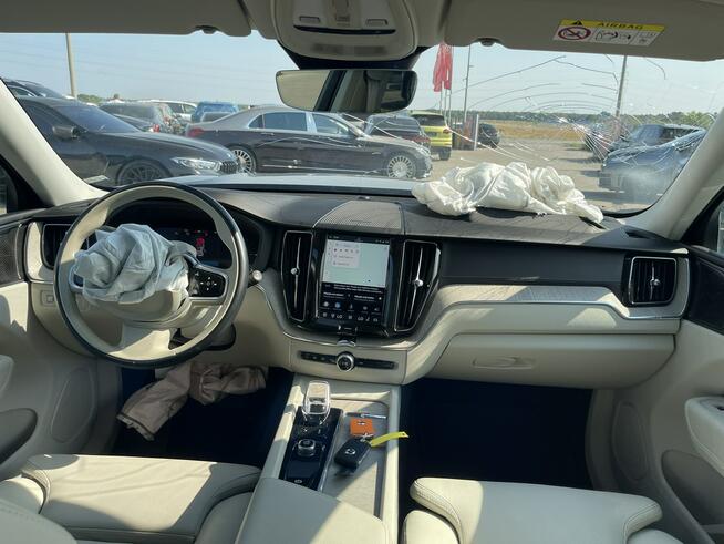 Volvo XC 60 EU Recharged T6 AWD Skóra Panorama Pamięć Kamera 340KM Gliwice - zdjęcie 7