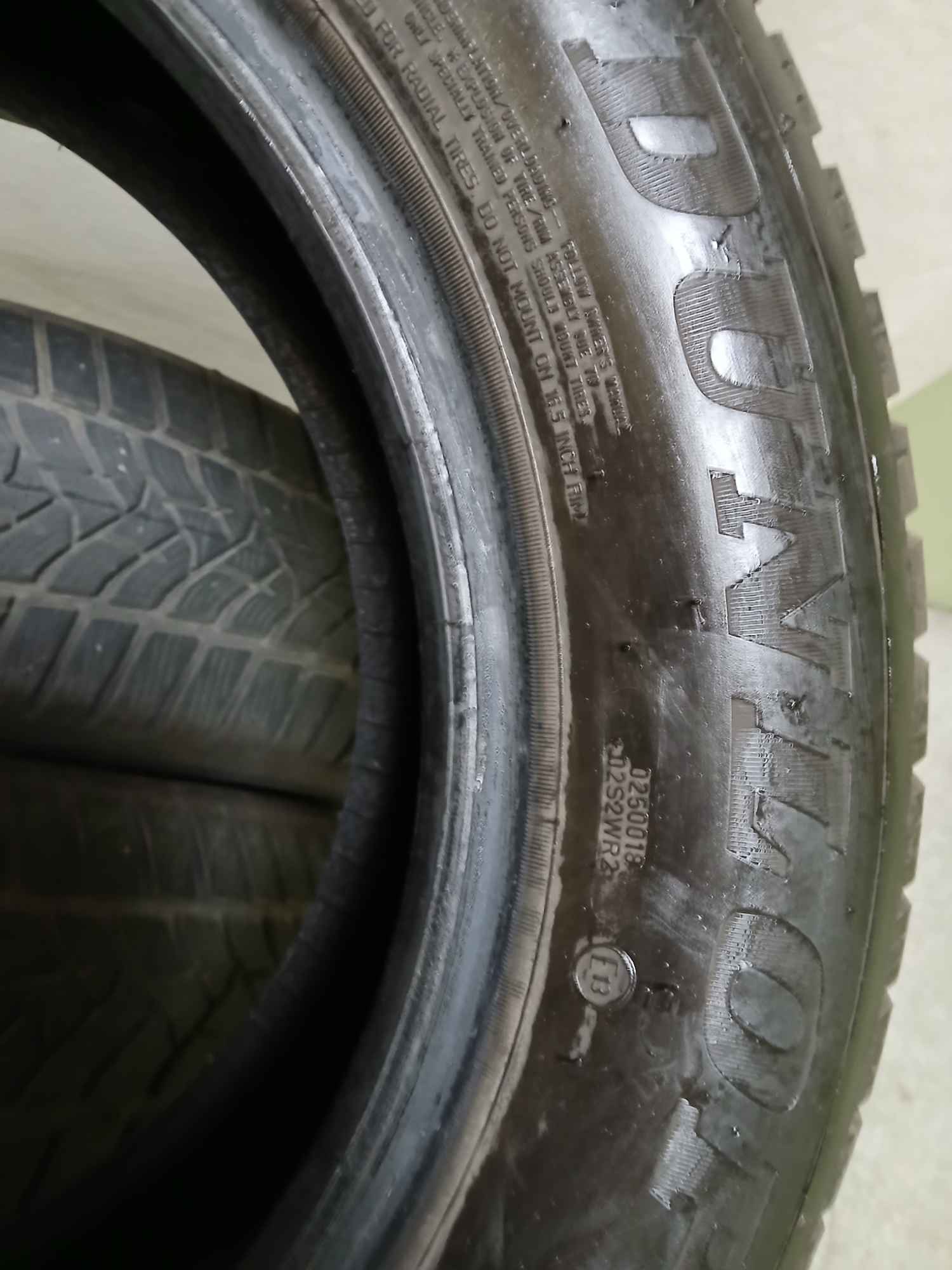 Sprzedam używane opony zimowe DUNLOP 215x60 R16, szt.4. Ochota - zdjęcie 2