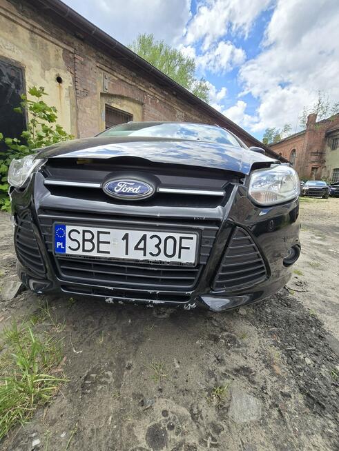 ford focus 2014 po szkodzie uderzony prawy przód Uszkodzony Sosnowiec - zdjęcie 8