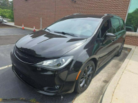 Chrysler Pacifica LIMITED S / niski przebieg / mała szkoda