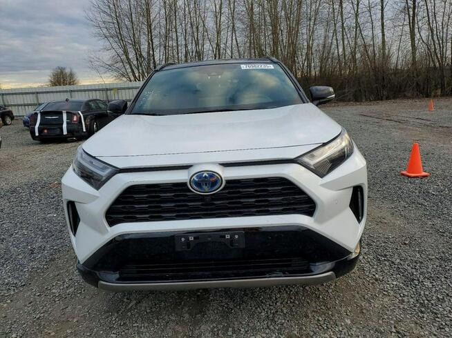 Toyota RAV-4 / HYBRYDA / 4x4 / bogate wyposażenie / niski przebieg / Tarnów - zdjęcie 2