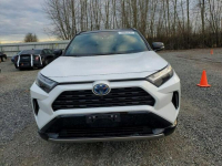 Toyota RAV-4 / HYBRYDA / 4x4 / bogate wyposażenie / niski przebieg / Tarnów - zdjęcie 2