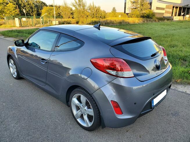 Hyundai Veloster 1.6 z Polskiego Salonu Rzeszów - zdjęcie 4