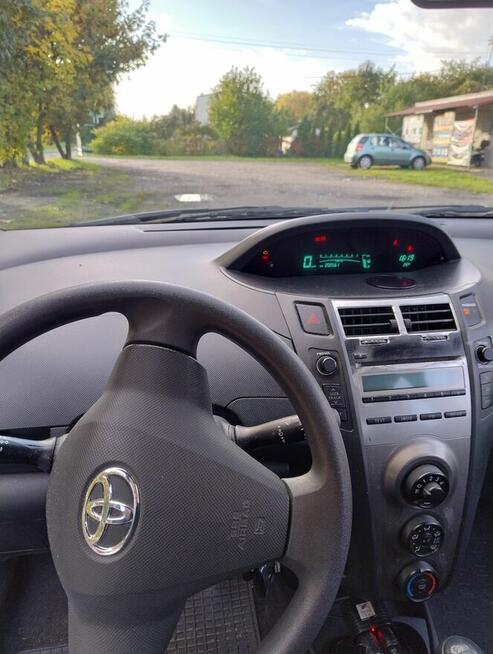 Toyota Yaris Wieluń - zdjęcie 9