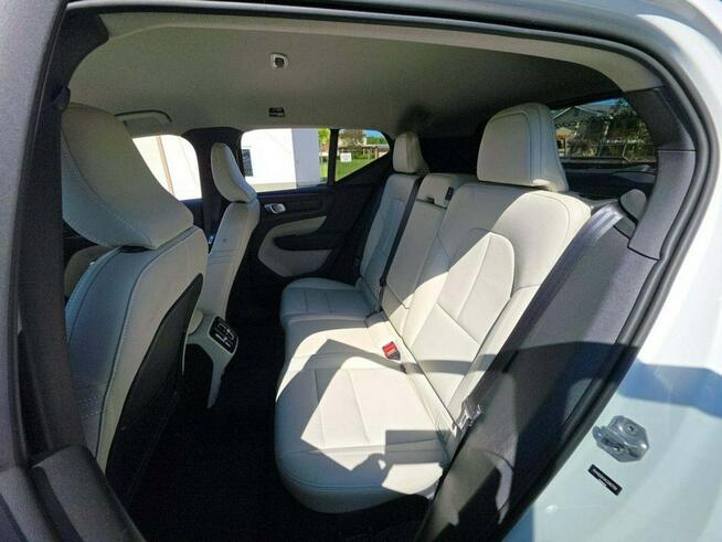 Volvo XC 40 AWD / Momentum / niski przebieg Tarnów - zdjęcie 9