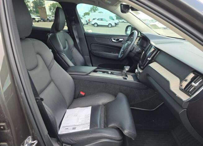 Volvo XC 60 INSCRIPTION / AWD / T6 / niski przebieg Cieszyn - zdjęcie 10