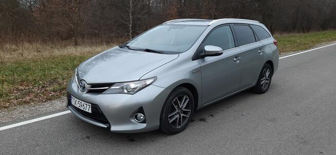 Toyota Auris 1.8 Hybryda 2014r 173 tyś km Kamera Hands-Free Skarżysko-Kamienna - zdjęcie 2