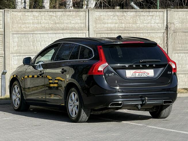 Volvo V60 2,0D4 181KM Momentum/Ledy/Xenon/Skóry/Navi/PDC/Serwis/ Węgrów - zdjęcie 4