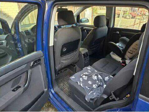 Syndyk sprzeda Volkswagen Touran 2,0 Szczecin - zdjęcie 10