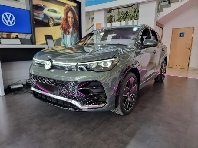 Volkswagen Tiguan R-Line Plus 1.5 eHybrid 272KM Pakiet Zimowy Stalowa Wola - zdjęcie 4