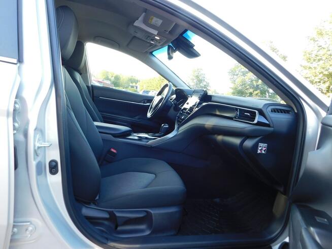 Toyota Camry z Gwarancją Kupiona Salon PL 2-2022r Żyrardów - zdjęcie 7