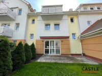 Dwupoziomowe mieszkanie z ogródkiem