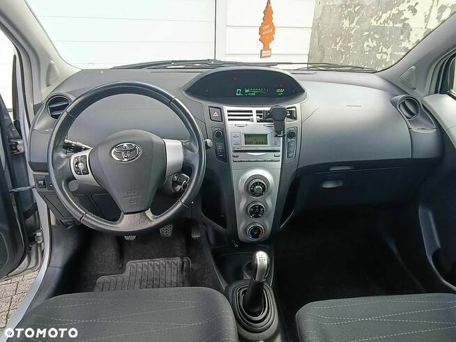 Toyota Yaris 1.3 VVT-i Luna Zielona Góra - zdjęcie 8