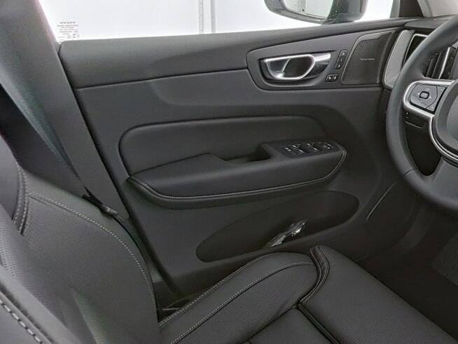 Volvo XC 60 B5(B) AWD Plus Dark Tychy - zdjęcie 12